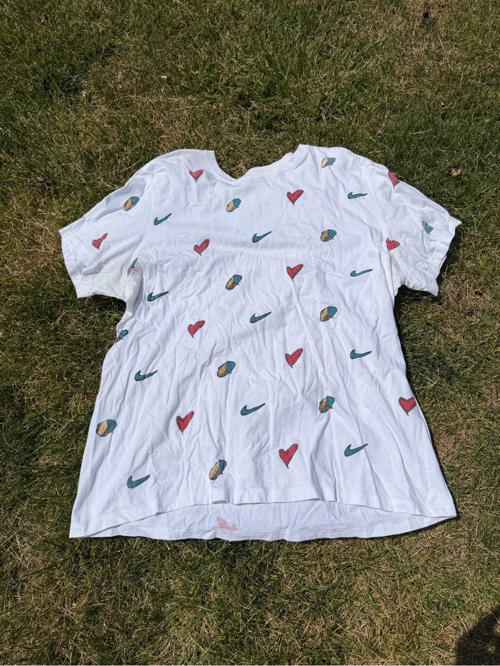 Nike White Tee w/Peace Signs, Hearts, Teal Swooshes Size XXL